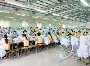 Dệt May Tăng Trưởng Khá, Lấy Đà Vượt Thách Thức