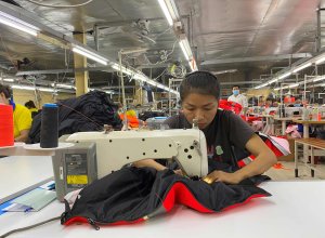 Mexico Áp Thuế Tạm Thời Đối Với Hàng Dệt May Và Giày Dép
