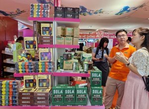 Doanh Nghiệp Việt Chạy Nước Rút Trước Khi Mỹ Áp Thuế Đối Ứng