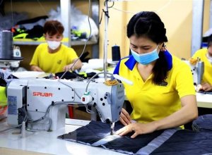 Sản Xuất Bền Vững: Điều Gì Đang Làm Khó Doanh Nghiệp Dệt May?
